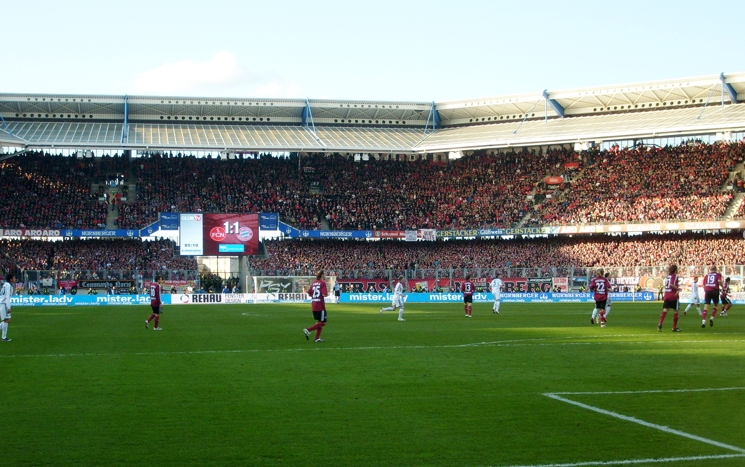 欧洲杯热烈进行中！ 15VIP太阳成显示屏大放异彩！